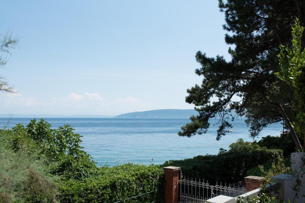 Beachfront Apartment Rosa del Mar Mošćenička Draga Esterno foto